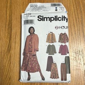 Uncut vintage sewing pattern Simplicity 9839 women’s top, pants, skirt, scarf
